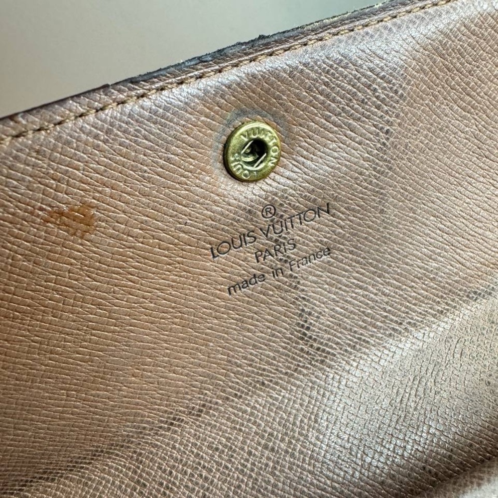 Louis Vuitton Monogram Sarah Wallet - Picture 9 of 12